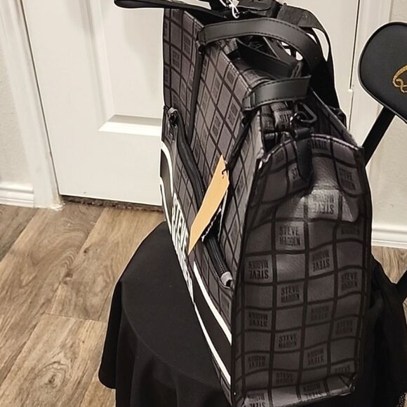 Steve Madden BOlivia Block Logo Tote Bag w/Detachable Crossbody & Wristlet - Picture 11 of 12